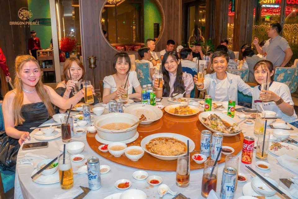 Thưởng thức món ăn Trung Quốc ở Sài Gòn cùng bạn bè tại Nhà Hàng Dragon Palace Quận 1