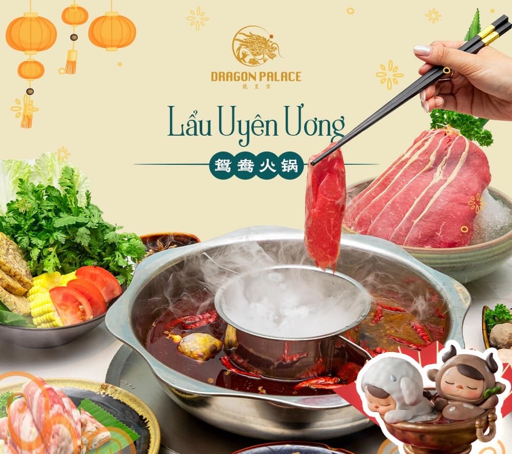 Món ăn đặc sản Trung Quốc – lẩu Tứ Xuyên nổi bật với sắc đỏ cay nồng, hương thơm hoa tiêu đặc trưng và nguyên liệu tươi ngon hấp dẫn.